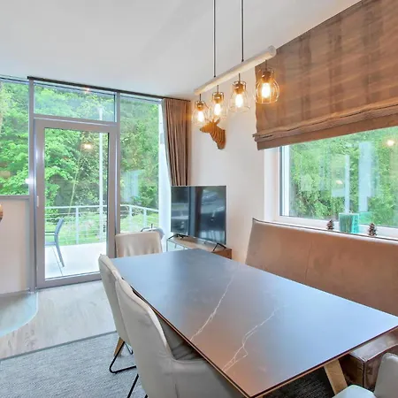Holiday home Stunning In With Kitchen *